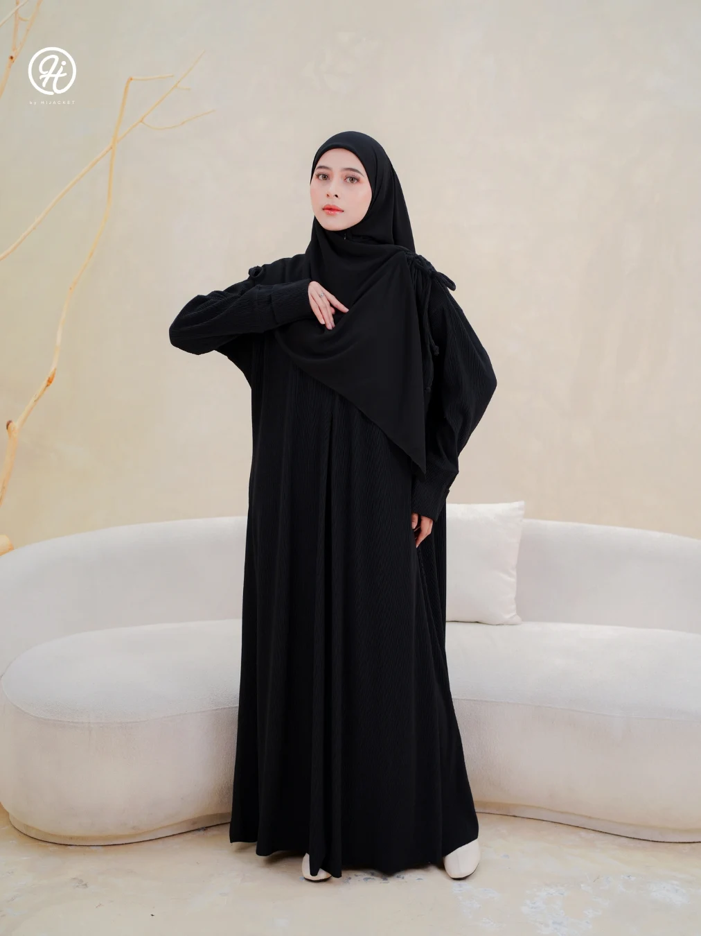 HJ Dress Medina Black Wanita berbusana hitam elegan merek HJ Dress Medina