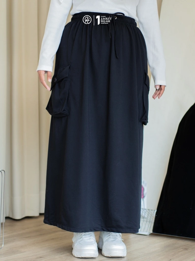 HJ Ezzenta Skirt Black Rok kargo hitam wanita merek HJ Ezzenta